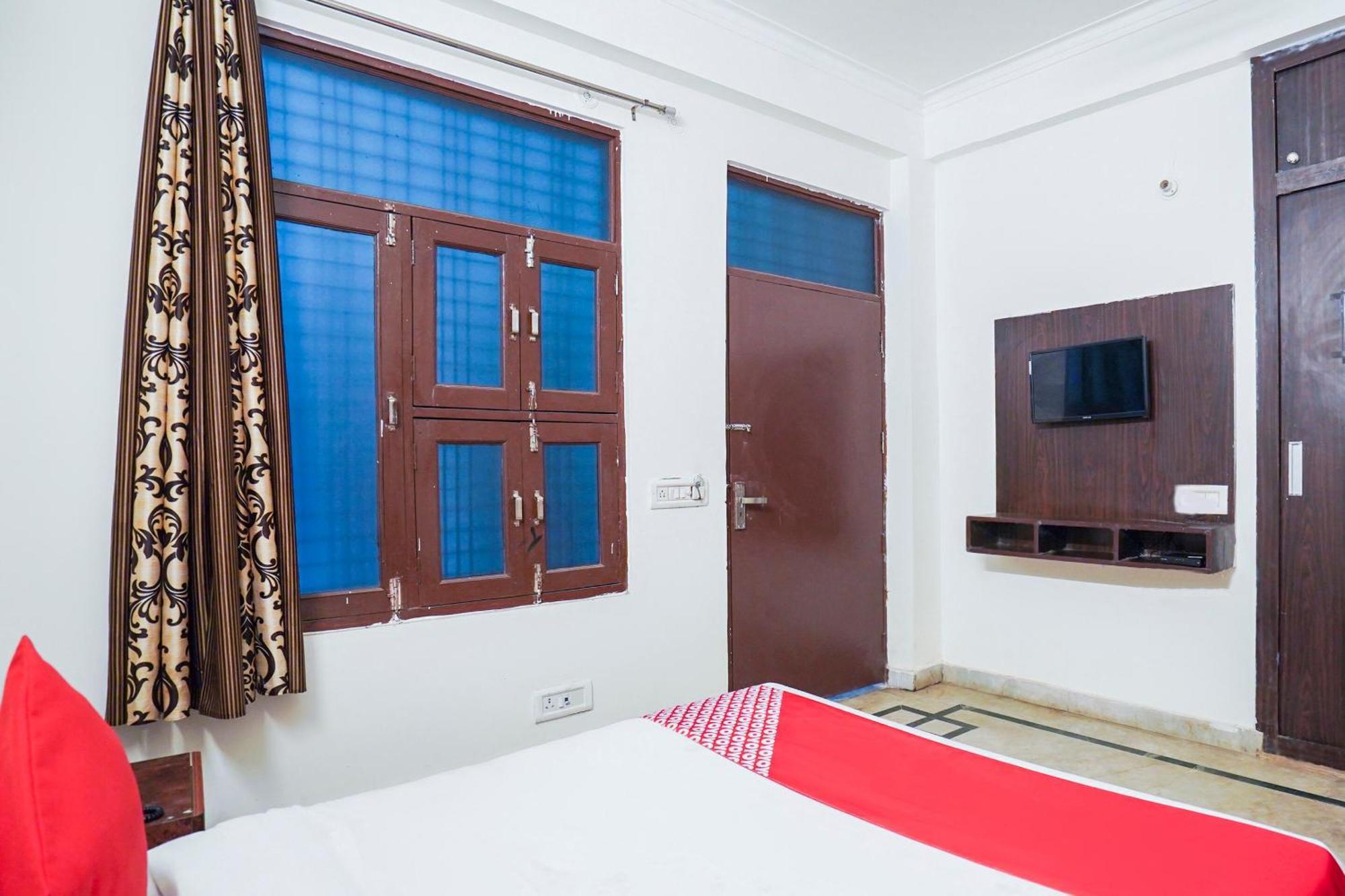 Hotel O Ratiram Palace By Wamson Kālkāji Devi Buitenkant foto